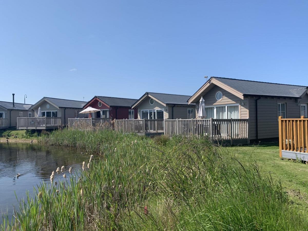 The Lake House At The Bay Filey, Sleeps 4, 1 Dog Welcome For Free Too Exterior foto